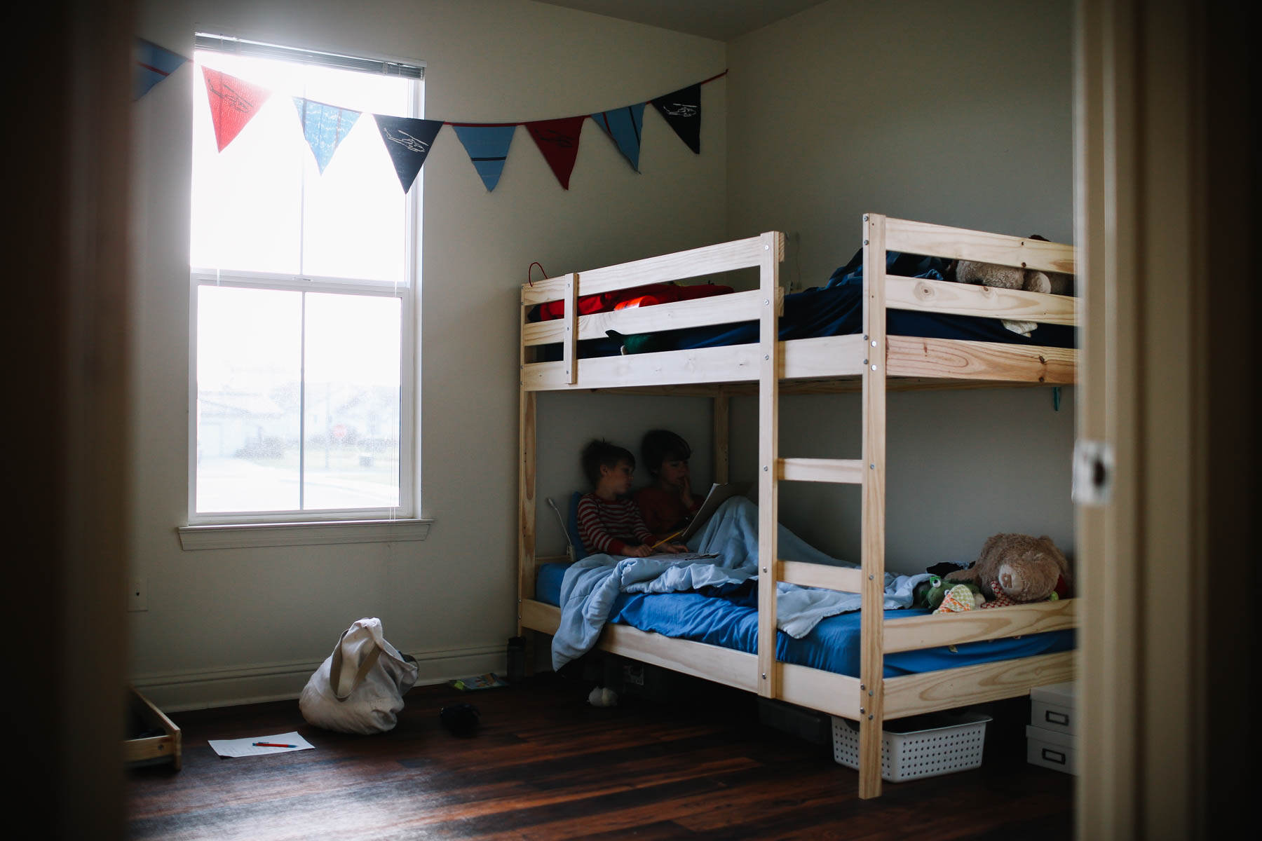 bunkbed_booksW-0116